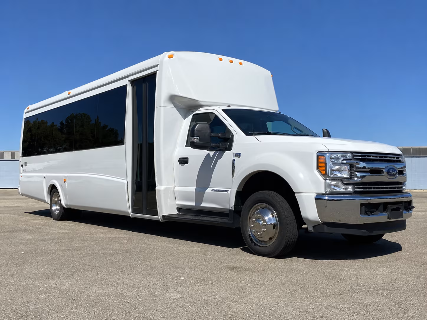 pasadena private shuttles for pasadena church group pickups and drop offs
