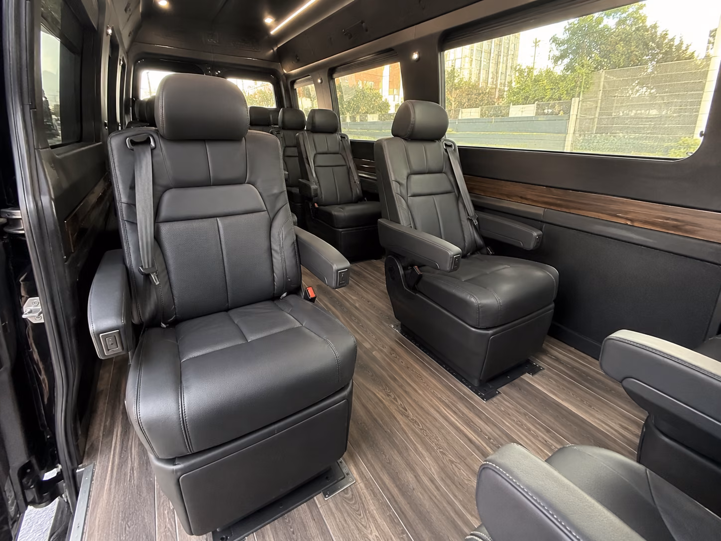 thousand oaks make the ride part of the fun with thousand oaks prom transportation